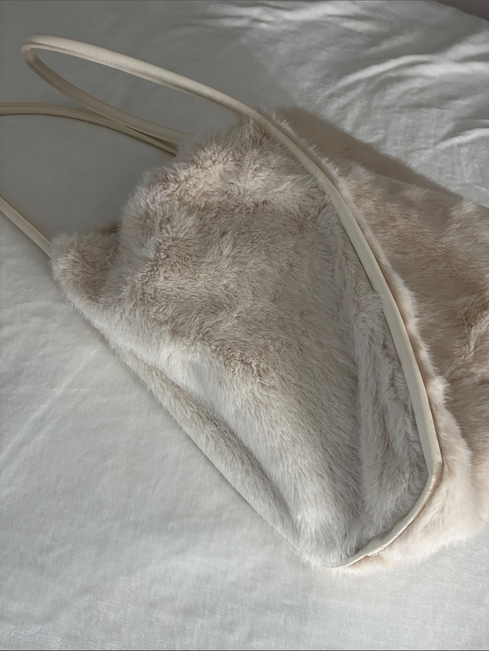 Victoria's Secret Cream Faux Fur Tote Bag - Picture 3 of 4